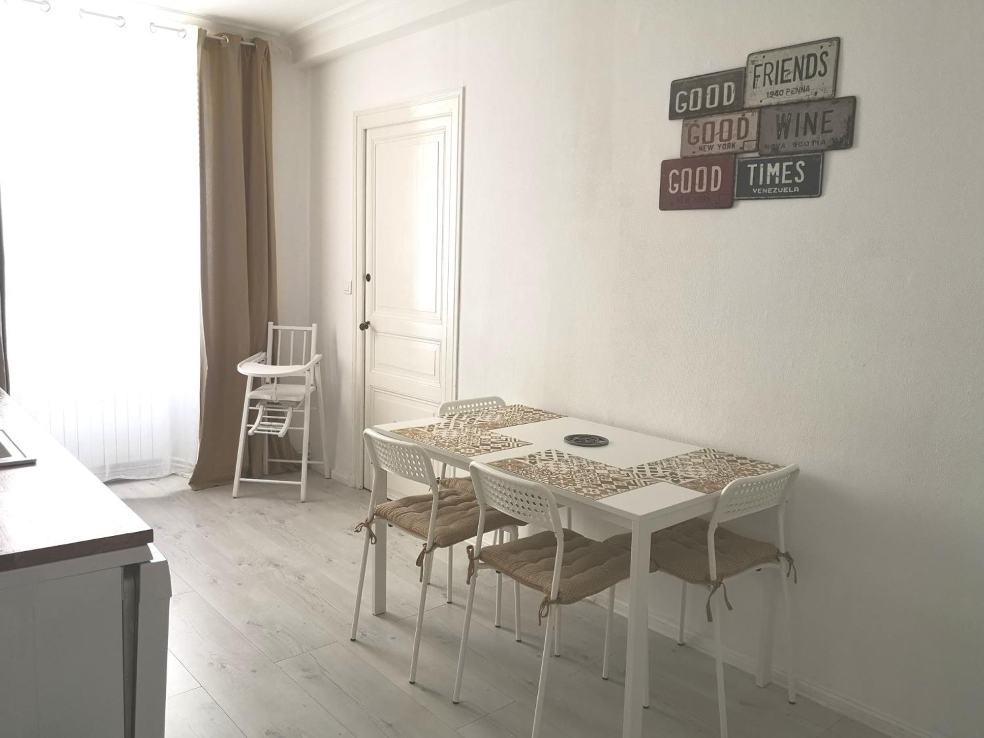 Villa La Demeure Des Artistes - Quartier Historique Saintes Esterno foto